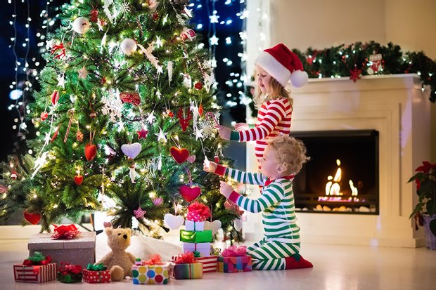 Діти 25 грудня чекають від Санта Клауса подарунків